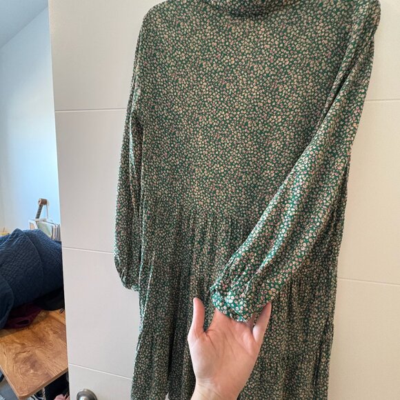 Zara Green Long Sleeved Floral Baby Doll Style - Picture 4 of 4